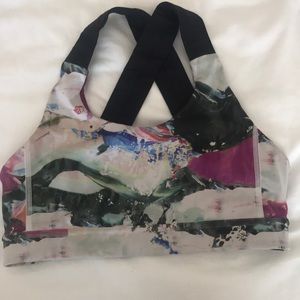 Lululemon size 6 cross back sports bra